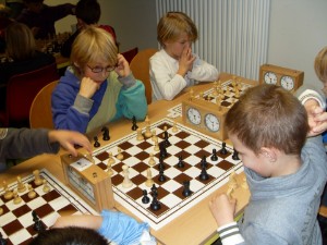 Schade, dass wir gegeneinander spielen Schade, dass wir gegeneinander spielen